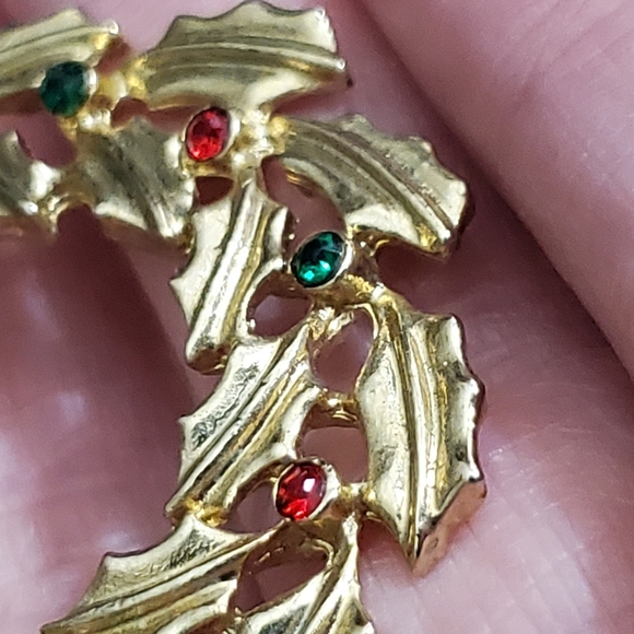 Vintage wreath red green Austrian crystals gold ribbon bow euc - Picture 8 of 10